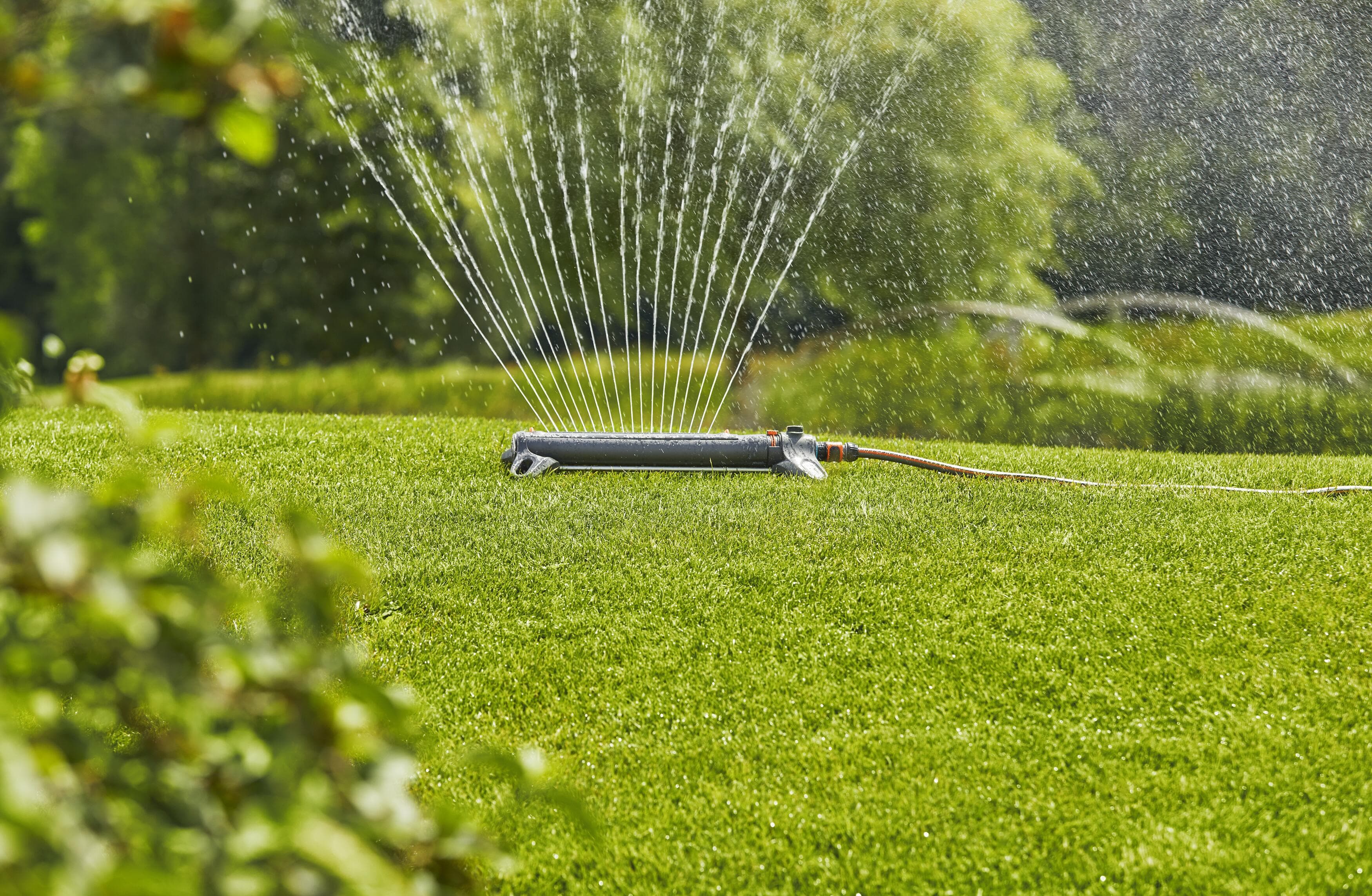 Aquazoom Oscillating Sprinkler 3900 Sq. Ft - Great for Large Yards
