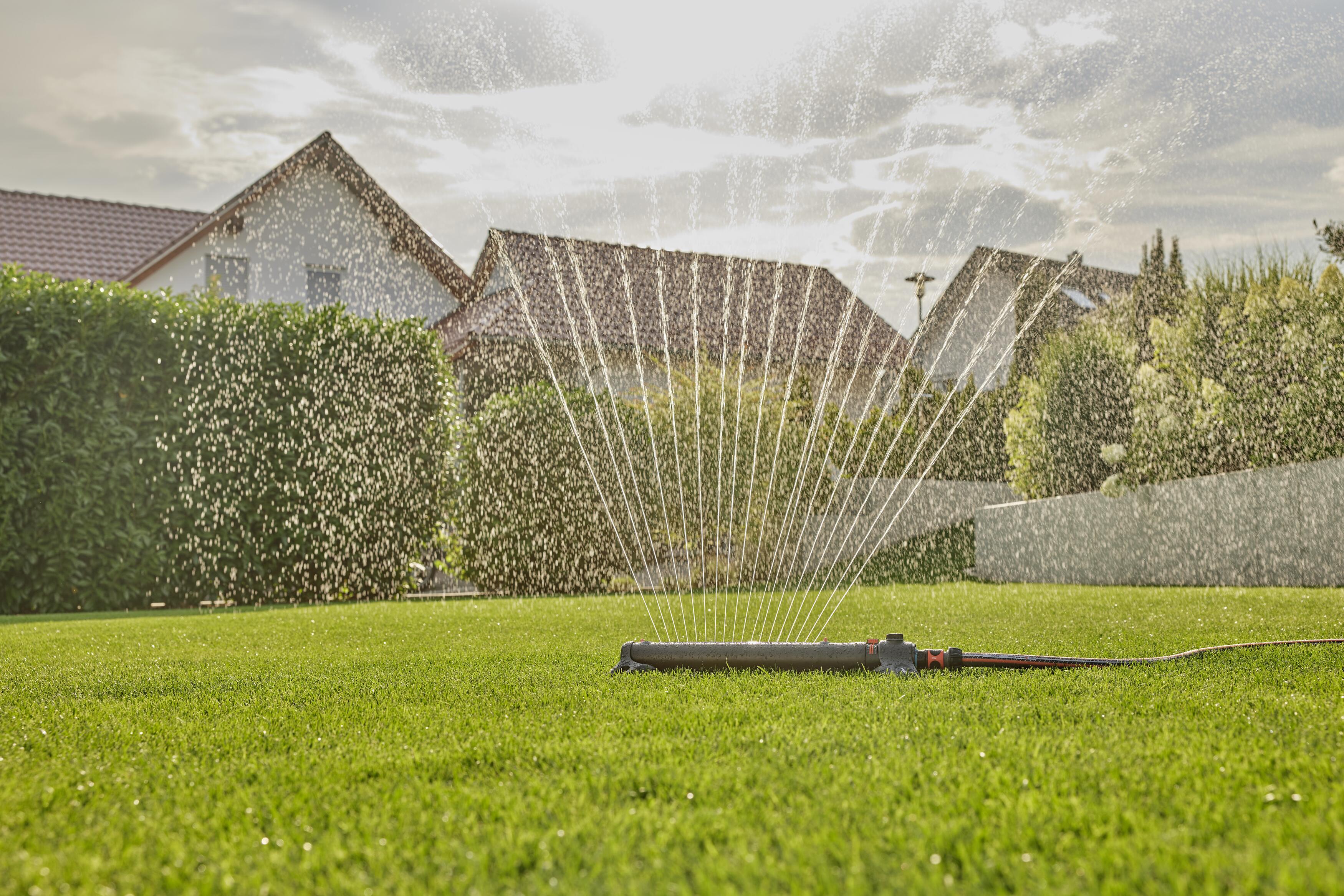 Aquazoom Oscillating Sprinkler 3900 Sq. Ft - Great for Large Yards