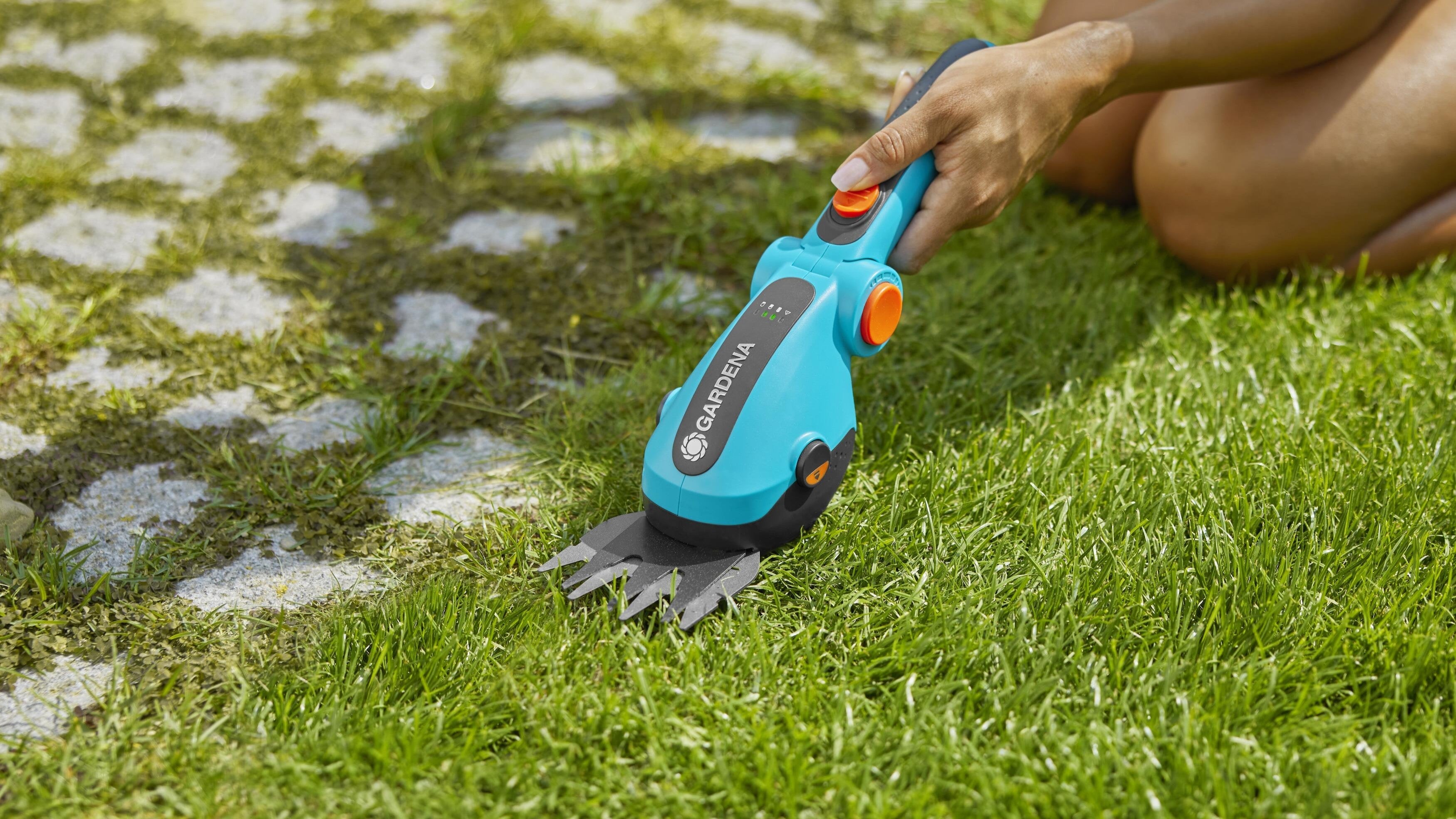 Cordless Grass Shears